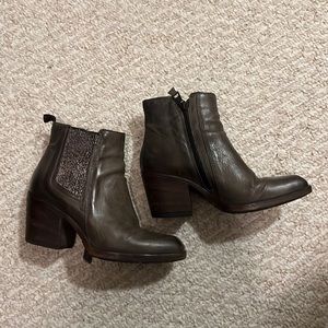 BROWNS LEATHER ankle boots.